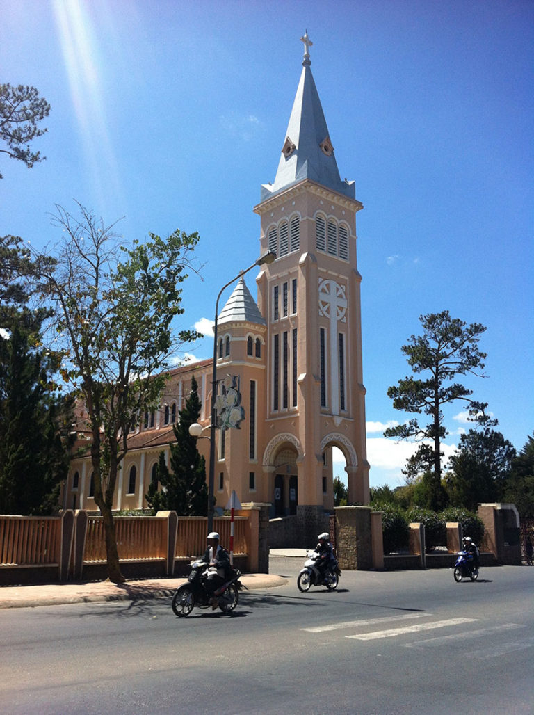 Da Lat Cathedral; Reisetipps Vietnam Rundreise;