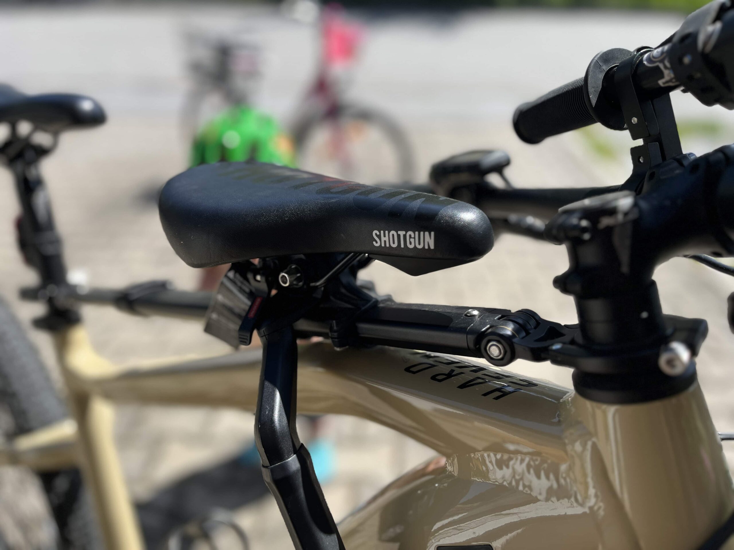Der beste Kindersitz für’s Mountainbike (& E-MTB)